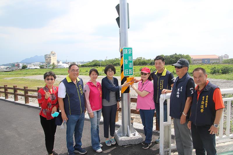 太平溪右岸一路通市區段康樂橋到馬蘭橋今通車  饒慶鈴：臺東縣府持續努力給民眾更便利安全道路交通環境