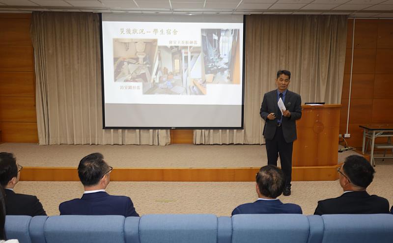徐輝明校長向世界台灣商會聯合總會簡報東華大學受地震影響及復原規劃。