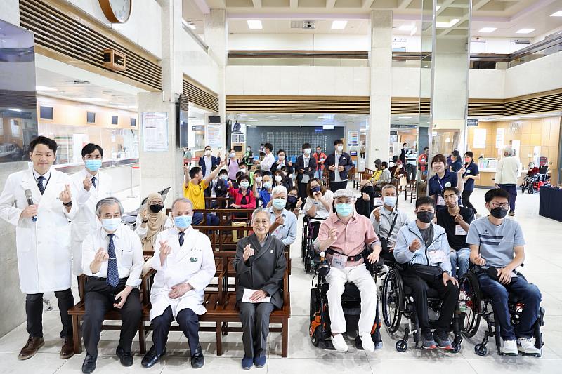 慈濟東區脊髓損傷醫療重建中心， 5月4日在花蓮慈濟醫院舉辦「大愛有您 · 脊刻出發」聯合展開幕儀式。