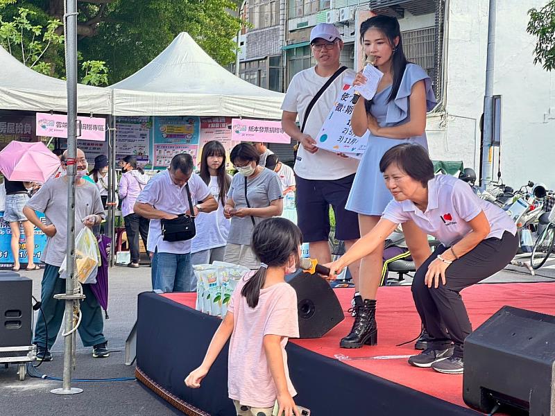 民眾愛心公益不落人後 臺東縣稅務局募集上萬張發票捐贈創世基金會