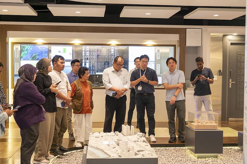 4月23日參訪國產建材實業公司台北內湖廠。