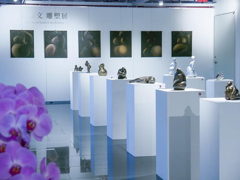 呂豪文老師雕塑個展《孕》展場一隅