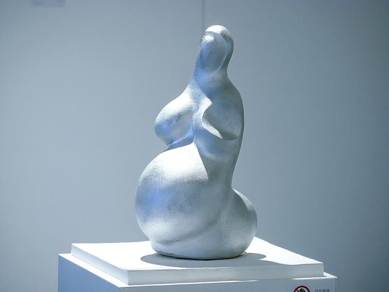 呂豪文老師雕塑個展《孕》作品：八月