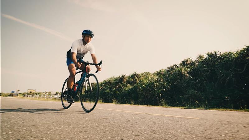 縣府推出運動觀光主題遊程，包括恆春半島自由車。