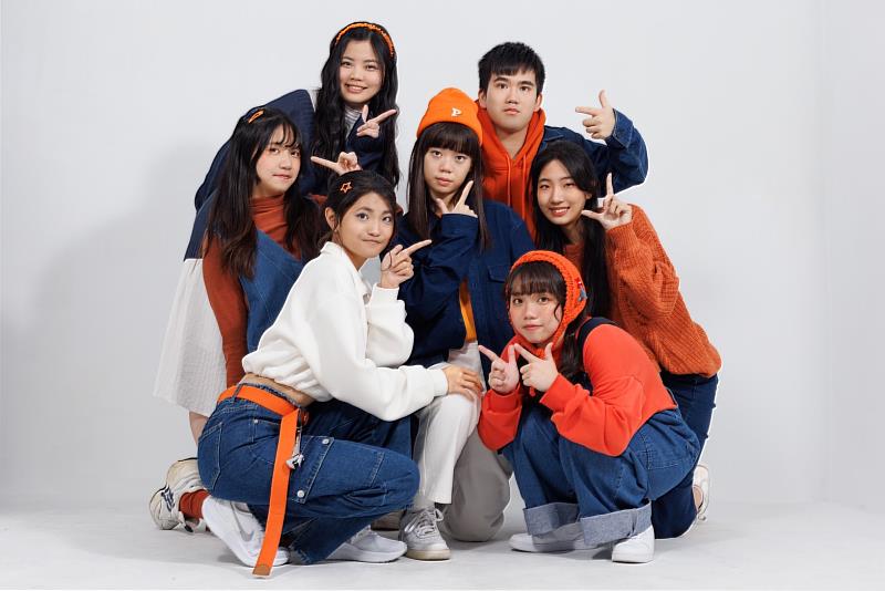 世新廣電系畢製團隊「七學分劇團」將在6月帶來聲音劇場《友什麼關係》。（七學分劇團提供）