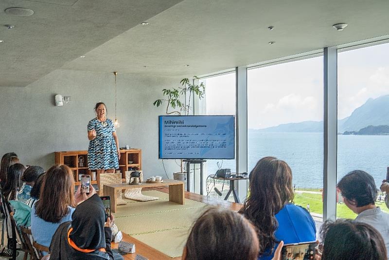 紐西蘭講者Nicola McDonald 女士分享帶領海岸社群原民進行海洋保育經驗。