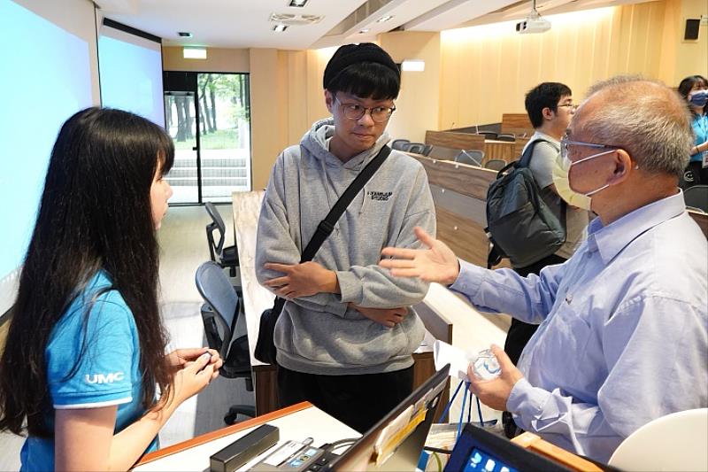 圖／中華大學資電學院每年攜手多家知名科技大廠，舉辦實習說明會，提供學生及早進入職場的機會。_