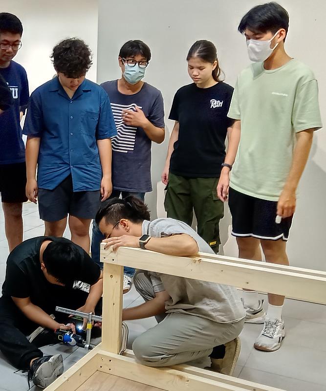 國立臺南生活美學館辦理「少年家當代藝術體驗」 帶領大學生空間改造、體驗當代藝術的多種可能