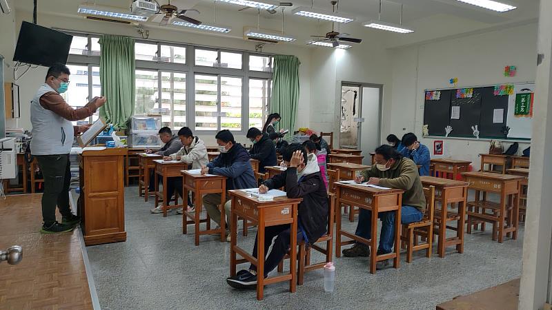 通過術科測驗的考生方可參加第二階段筆試與口試