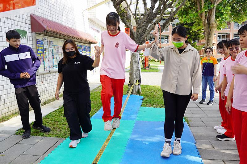 大葉大學休閒系USR計畫，把走繩活動帶到花壇國中