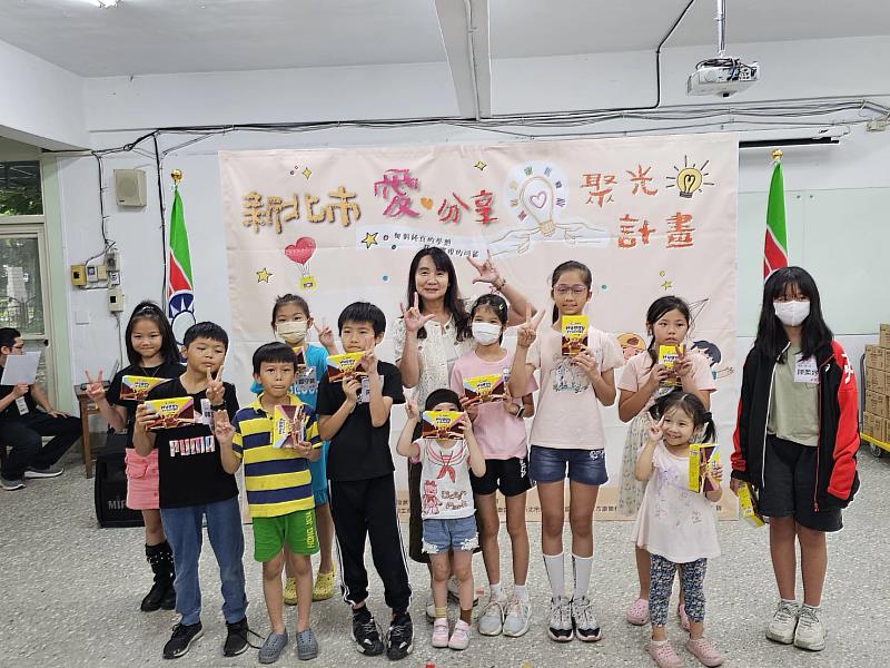 大豐國小送心願 救國團新北市研發會助20位學童圓夢