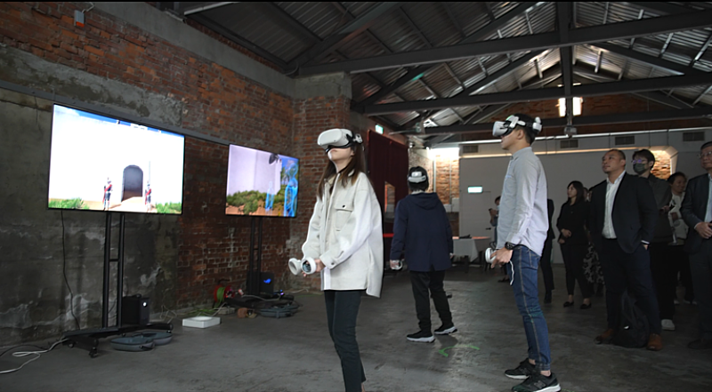 〈VR重回普羅民遮〉提供多位民眾即時體驗同樂。