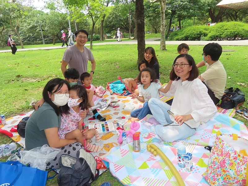 救國團「向母親說愛」活動 溫暖母親心