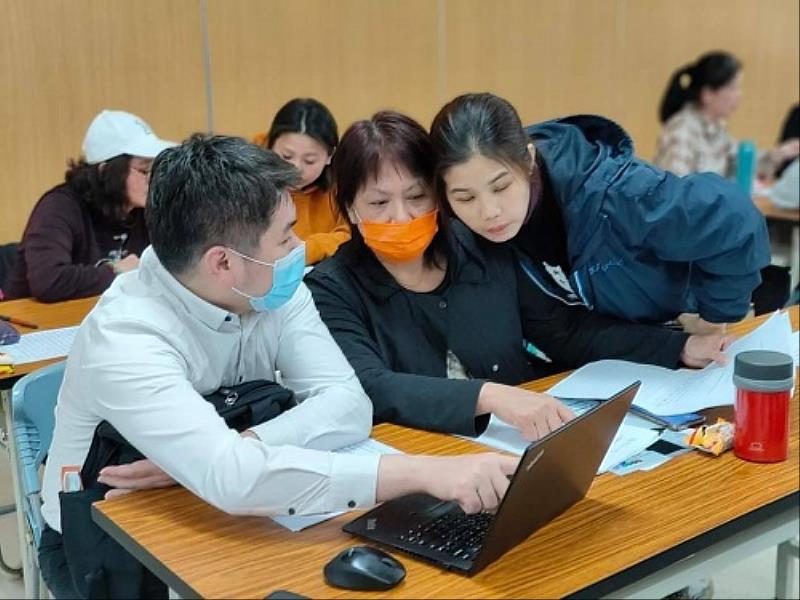 竹縣社區育成中心推電腦文書班   提升高齡社區幹部提案能力