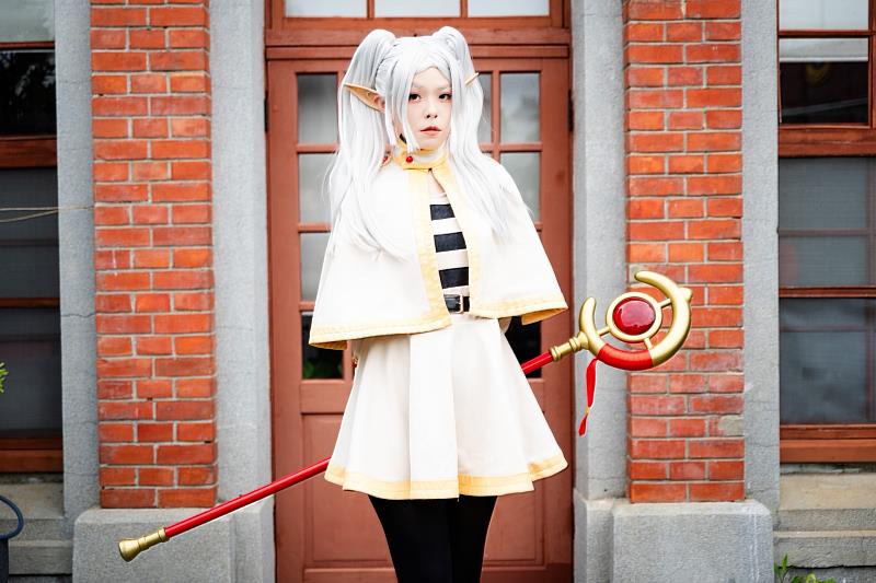 高市長Cosplay知名動漫人物《芙莉蓮》。