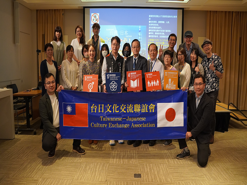 台日「演劇」獲得高度評價圓滿成功大合照。（圖／台日文化交流聯誼會攝）