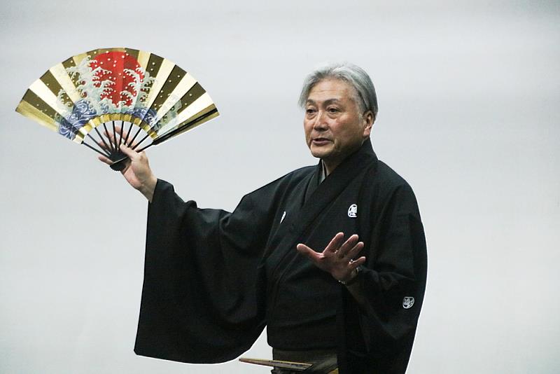 日本西宮能樂堂大師梅若基德親自解說能樂表演的特色。