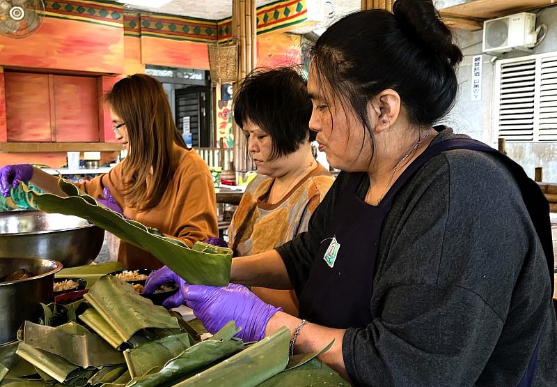 「宜蘭縣南澳鄉金岳社區發展協會」推出極具特色的馬告椴木香菇肉粽