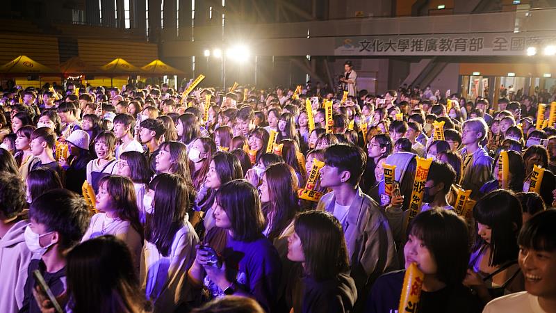 永慶贊助《慶祭》校園演唱會，由文化大學大眾傳播學系師生一手包辦而成。圖文化大學提供