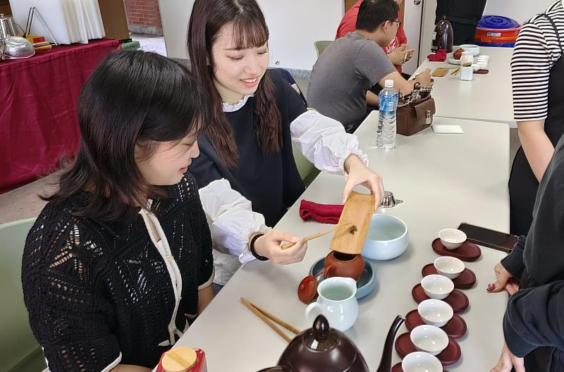 台灣茶葉與茶藝介紹通識課程豐富了學生茶知識。
