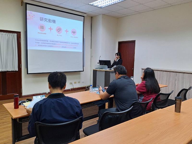 南華大學企管系舉辦管理與決策學術暨實務研討會，研究生進行論文發表。