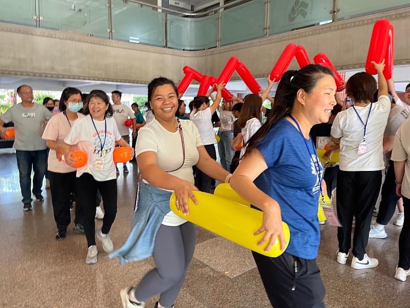 學員學習樂齡族運動