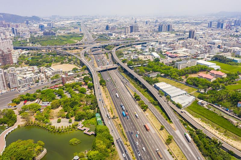 仁武不僅為半導體Ｓ廊帶一環，因便捷的交通地理位置，成為房市熱點。