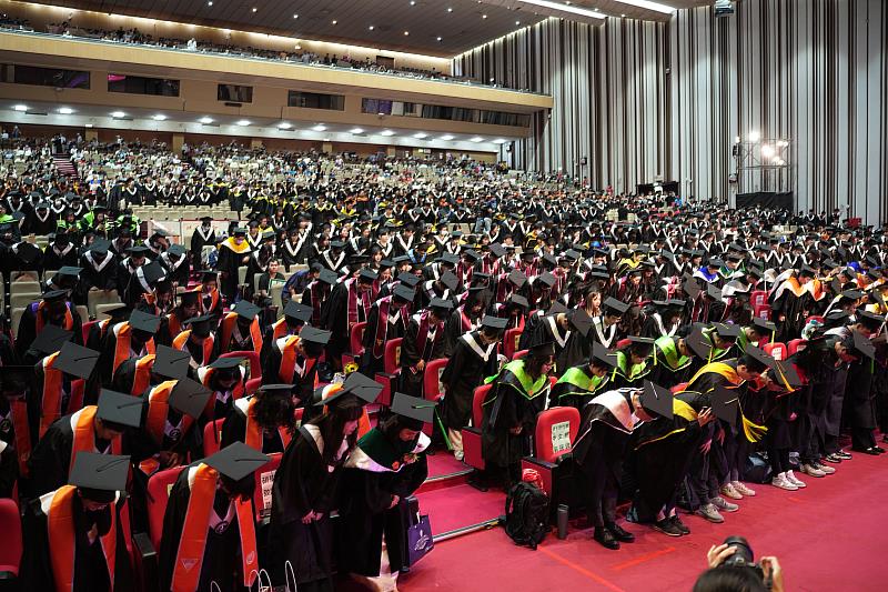 中興大學6月1日舉辦畢業典禮，本屆共有3500位畢業生，