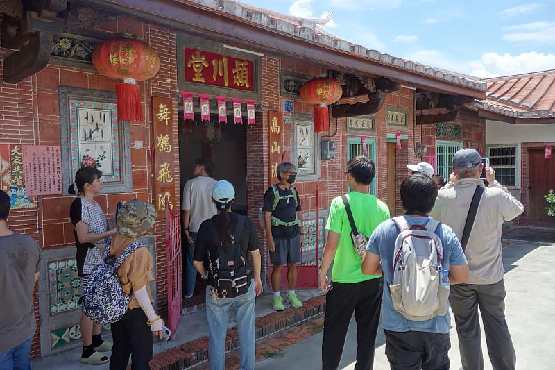 戴文鋒教授講解客家傳統祖祠