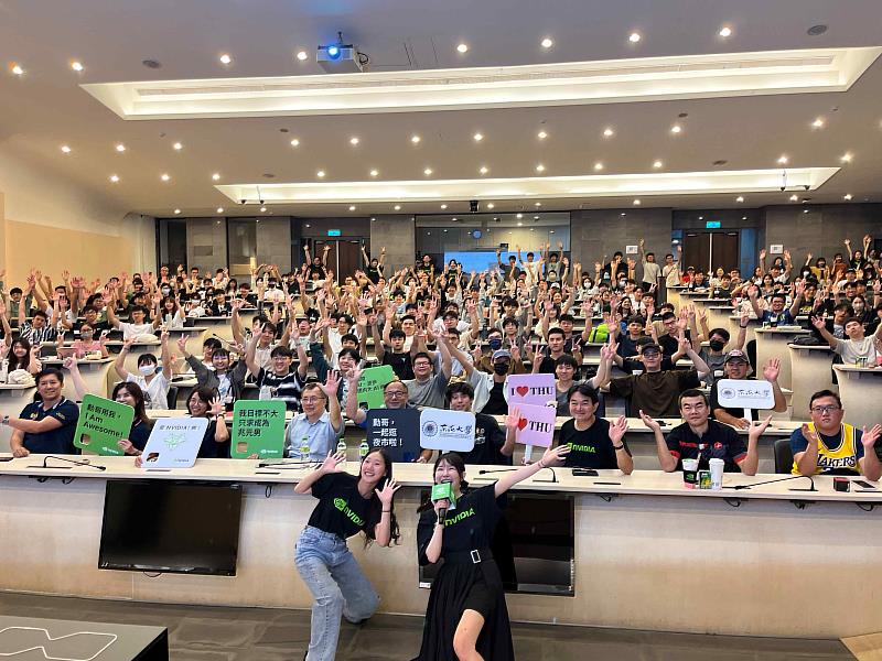 輝達（NVIDIA）創辦人黃仁勳2日發表人工智慧（AI）主題演講，東海大學為中部地區唯一被點名的大學，更是中部唯一共同辦理Keynote Watch Party的大學。