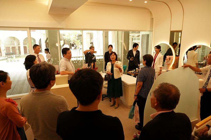 國立臺南護專「頭皮舒活實習沙龍」正式啟用。