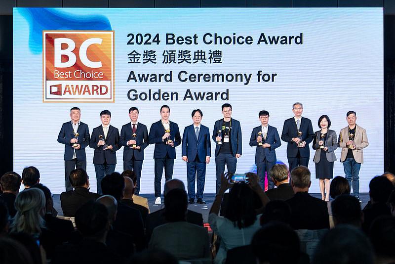 COMPUTEX Best Choice Award金獎得獎廠商與總統合影