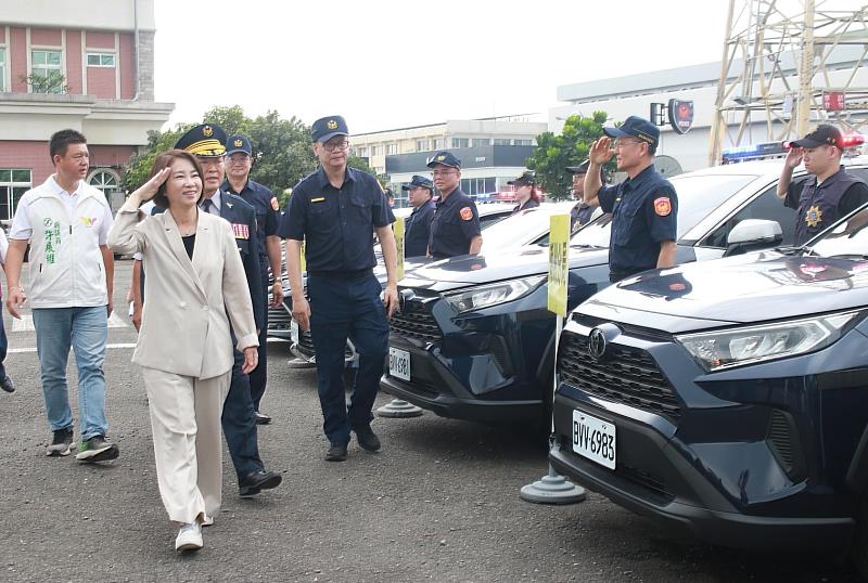 屏縣府新購188輛警用車_周縣長巡視