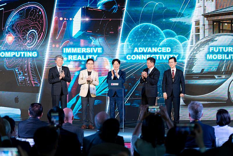 賴清德總統與現場貴賓一同舉行COMPUTEX 2024揭幕儀式