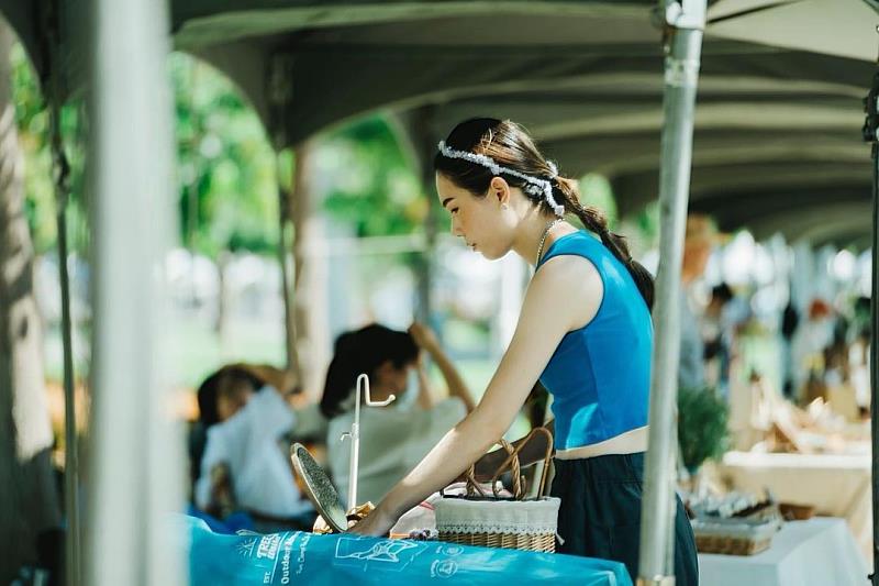 法國生活節不僅享受法國美食、文化及運動魅力，大義公園的午後野餐活動也歡迎民眾一同參與。