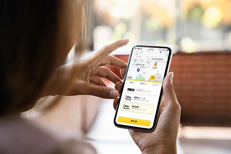圖五_自2023年4月22號世界地球日起，55688 APP推出「節能減碳車」叫車服務，透過這項服務，消費者可以指定乘坐電動車以及油電混合車，用實際行動愛護我們的地球，落實減碳之旅。