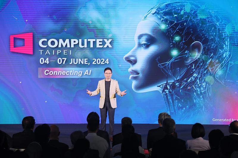 主辦單位外貿協會董事長黃志芳致詞,強調COMPUTEX位於全球運算革命的核心地位。(貿協提供)