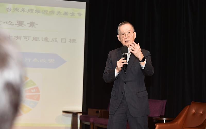 台灣永續能源研究基金會簡又新董事長，被譽為永續界的黃仁勳，不遺餘力推動永續教育。