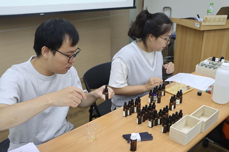 國立臺南大學與南方創客基地攜手推出香氛課程
