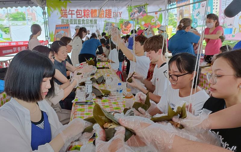 高雄畜產DIY包肉粽體驗趣-吸引年輕世代嘗鮮