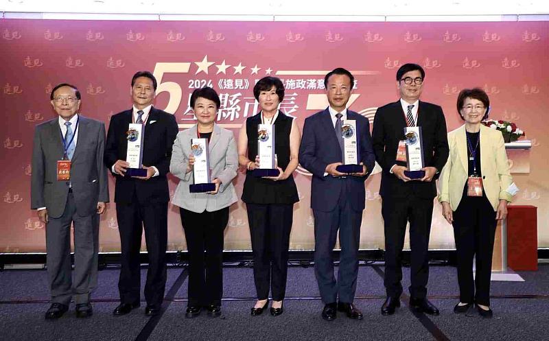 3度摘「遠見」五星首長，翁章梁縣長：「榮耀屬於五星縣民」