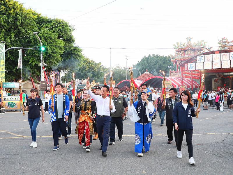 再現百年祭儀 鹿草圓山宮「舉暗香」出巡