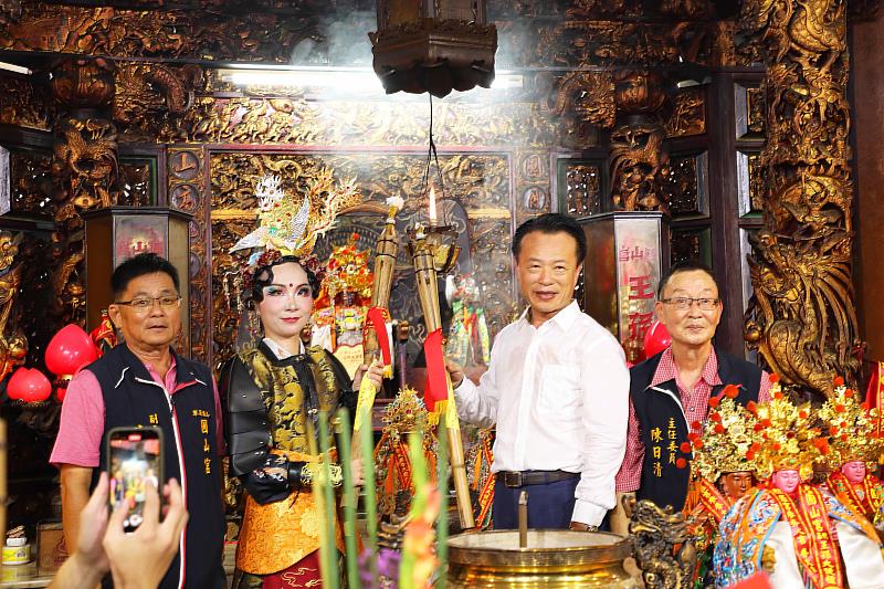 再現百年祭儀 鹿草圓山宮「舉暗香」出巡