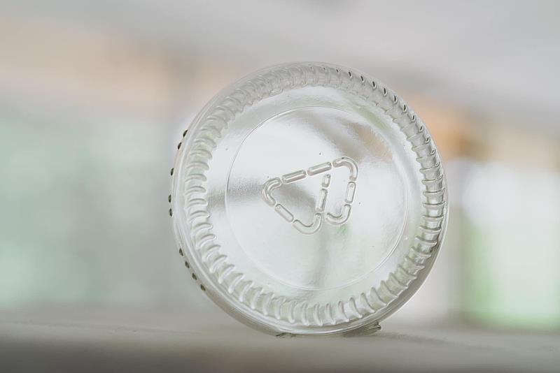 「MUJI 無印良品X春池玻璃 永續供應鏈計畫」以循環容器推動零廢棄的循環價值（照片由春室 SPRING POOL GLASS STUDIO提供）。