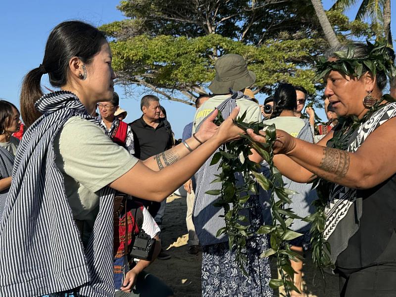 南島文化交流再深化！臺東與夏威夷互換南島工藝品 展現雙方深厚友誼