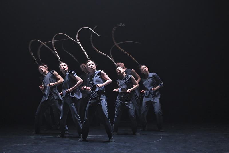 翃舞製作將在美國舞蹈藝術節演出8人編制的《羽人》(劉人豪攝影）