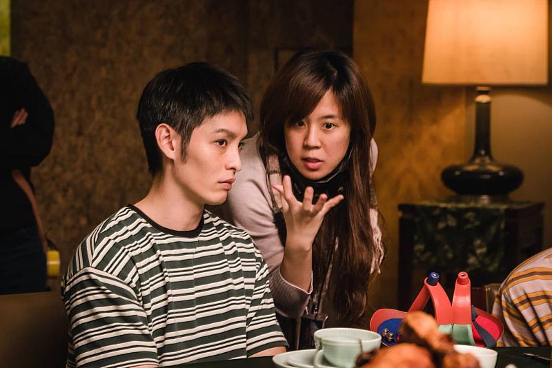 《刺心切骨》是導演劉慧伶(右)首部劇情長片，創作靈感源自親身經歷和真實社會案件。