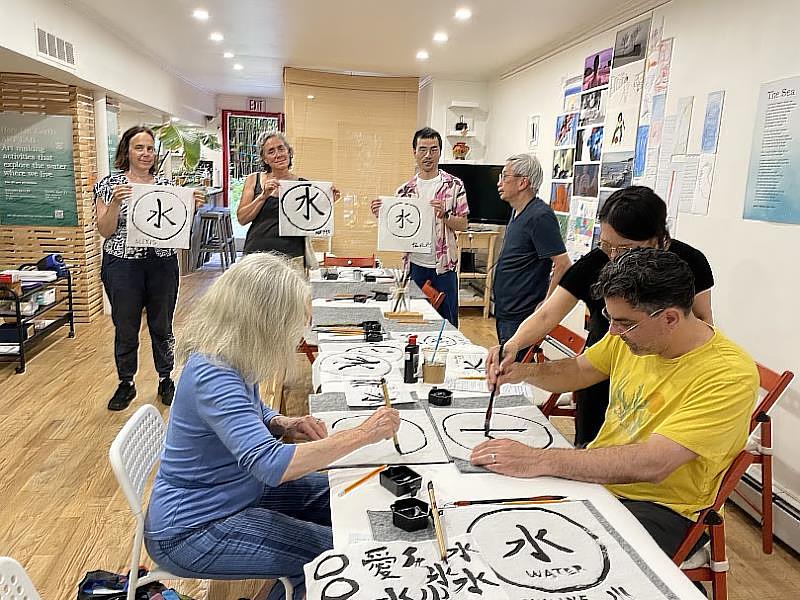 The spirit of meditation permeates the entire event, combining Chinese calligraphy and Tai Chi to inscribe memories for World Oceans Day. （Photo Courtesy of LJM）