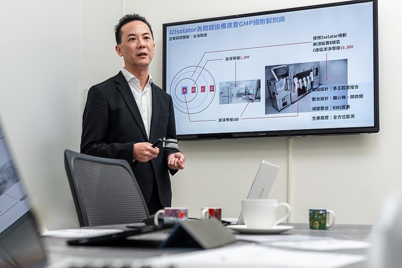 創辦人吳坤烈博士認為，機構內擁有「微型智能細胞工廠」，規劃前醫後廠，能有效減少細胞產品冷鏈運送的碳足跡。（資料來源：亞家生技）