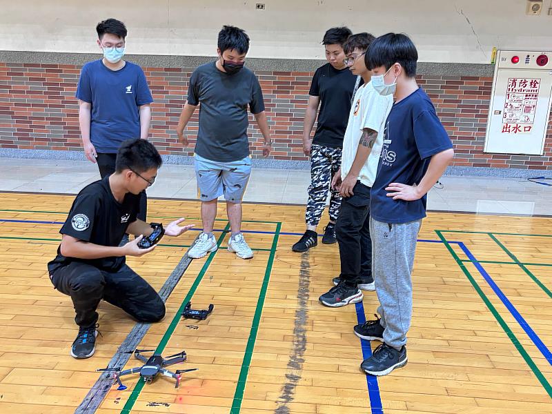 嘉義縣無人機產學合作研習營 培訓學生留嘉就業-5